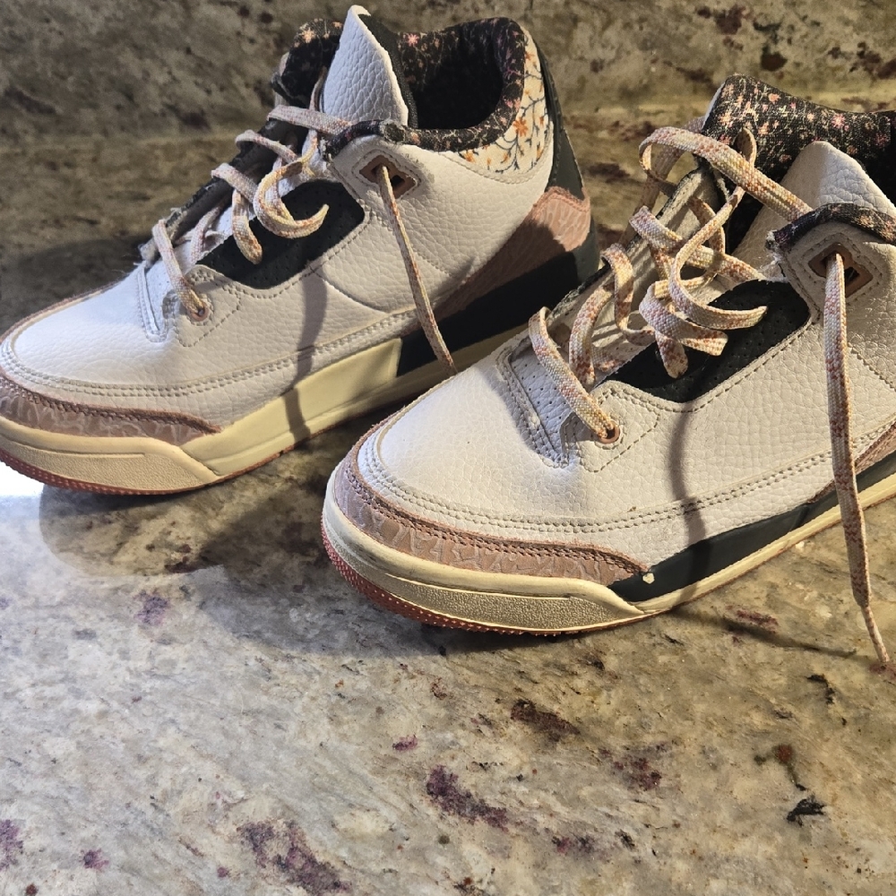 Nike Kids Sneakers - Cream and Black